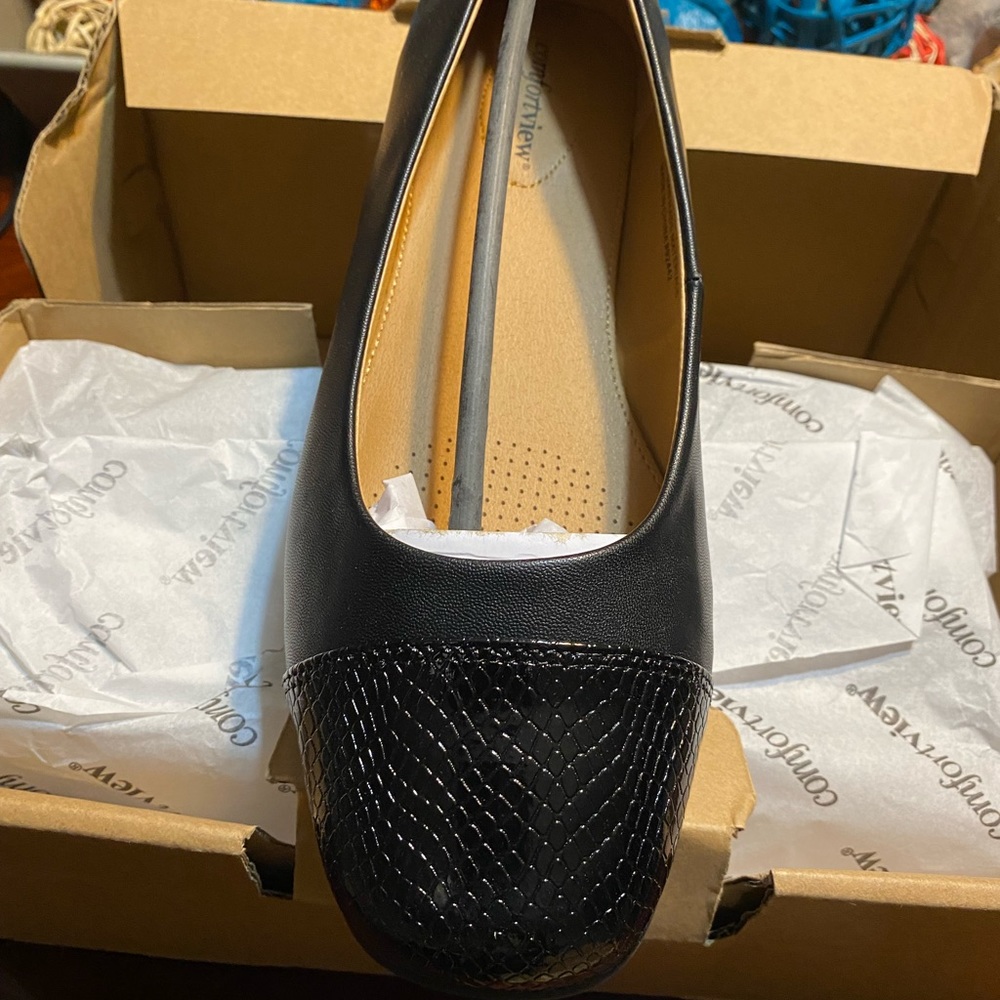 Black flat loafer